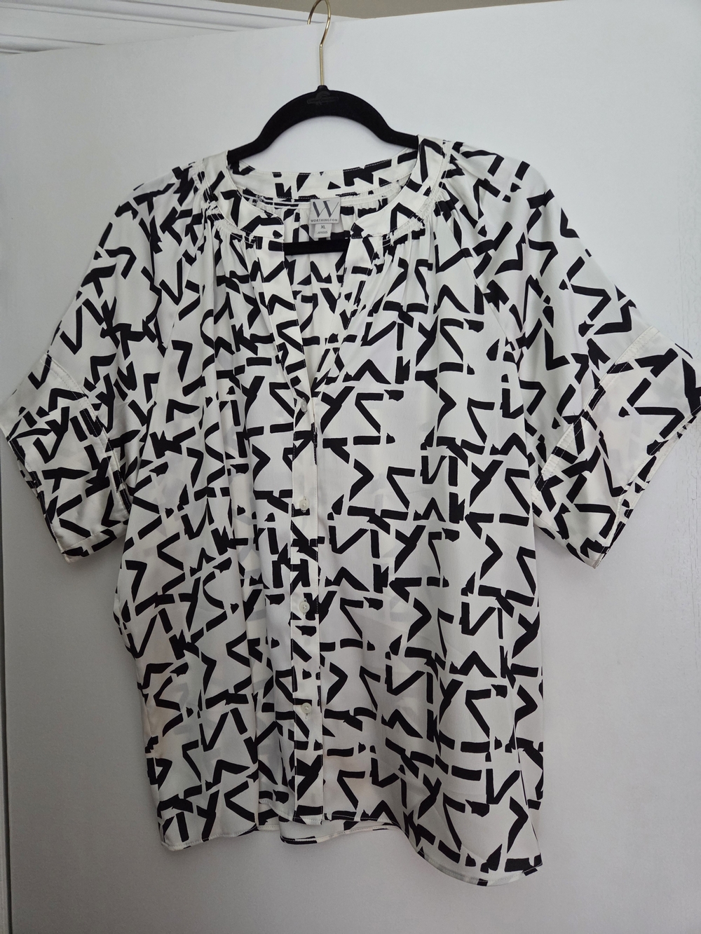 Worthington Black and White Geometric Print Blouse